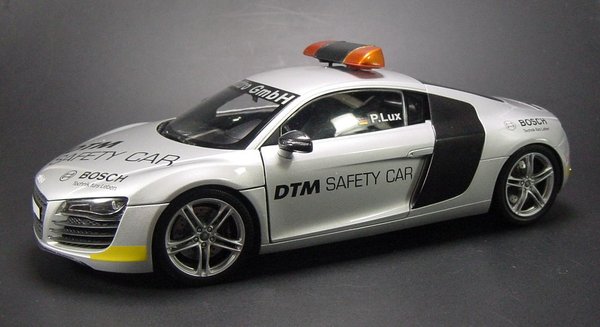 Kyosho 1/18 Audi R8 4.2FSI (V8) DTM SafetyCar 2008